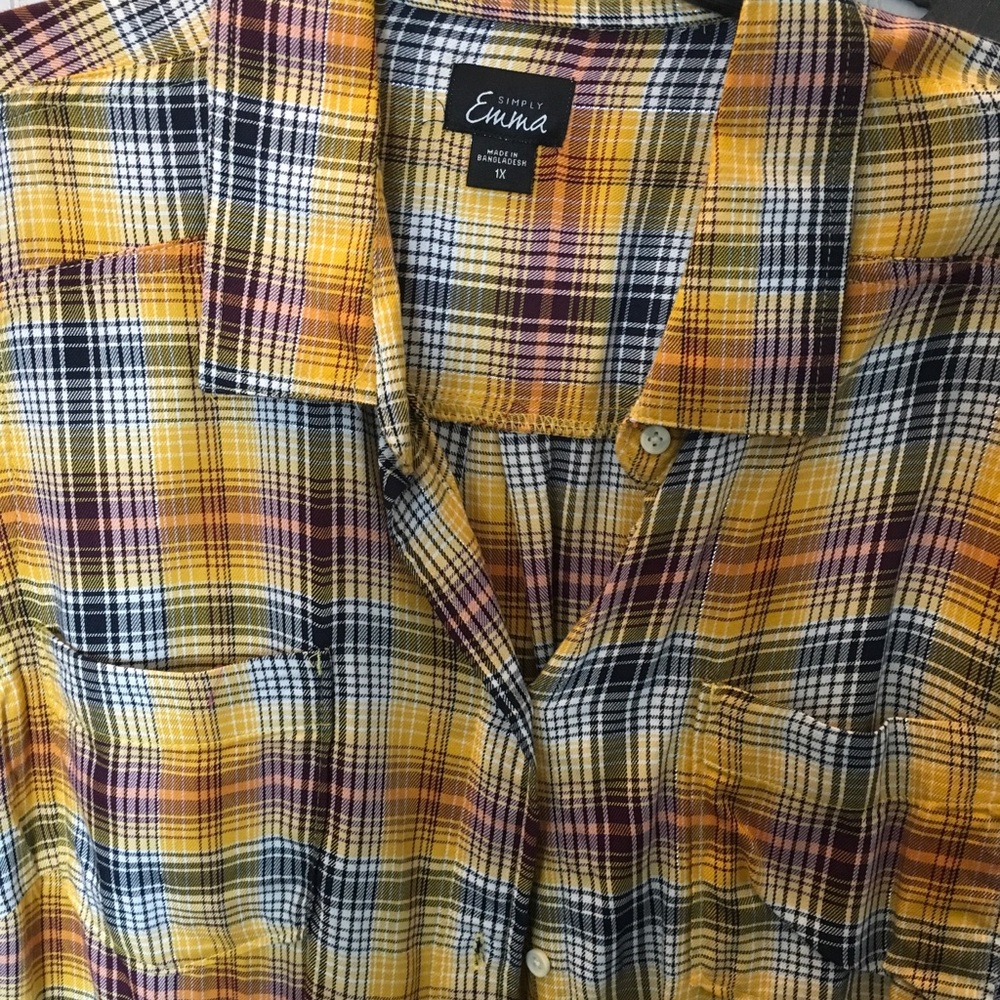 Women’s button up - Picture 3 of 5
